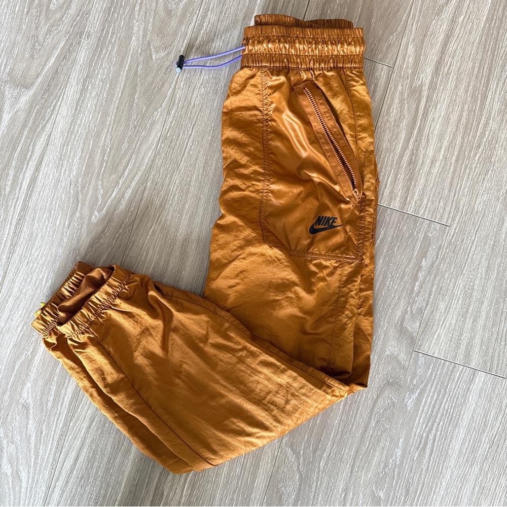 Nike Womens Rebel Cargo Lined Joggers Pants Burnt Sienna Size small - Picture 3 of 9